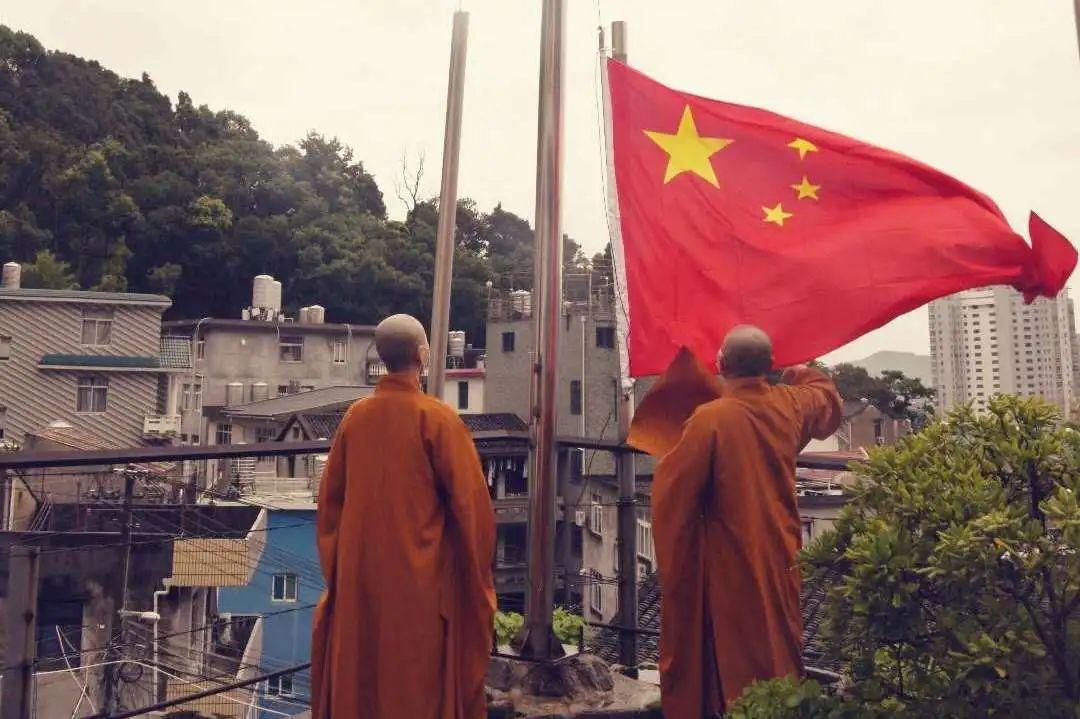 老旧小区又没有电梯，顶楼都是被谁买走了？